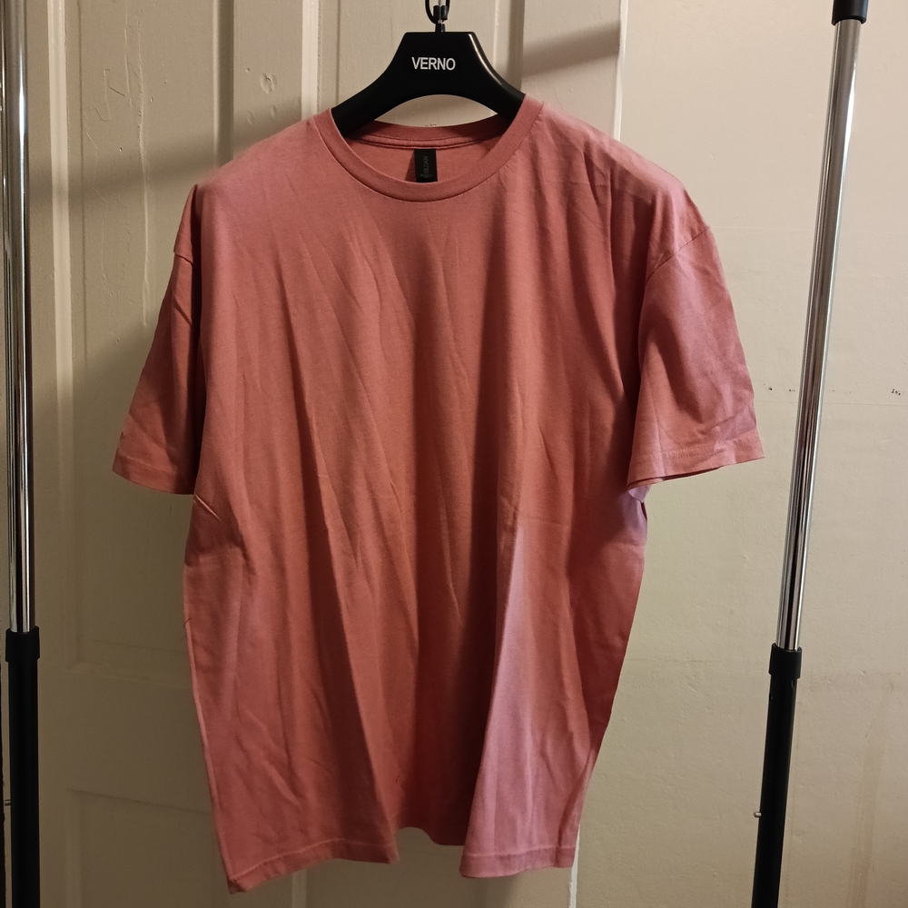 Gildan Women's Short Sleeve Tee in Pink